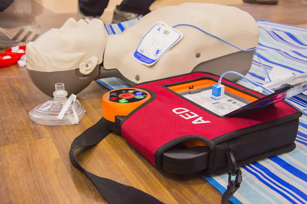 how-does-defibrillation-work-free-cpr-training